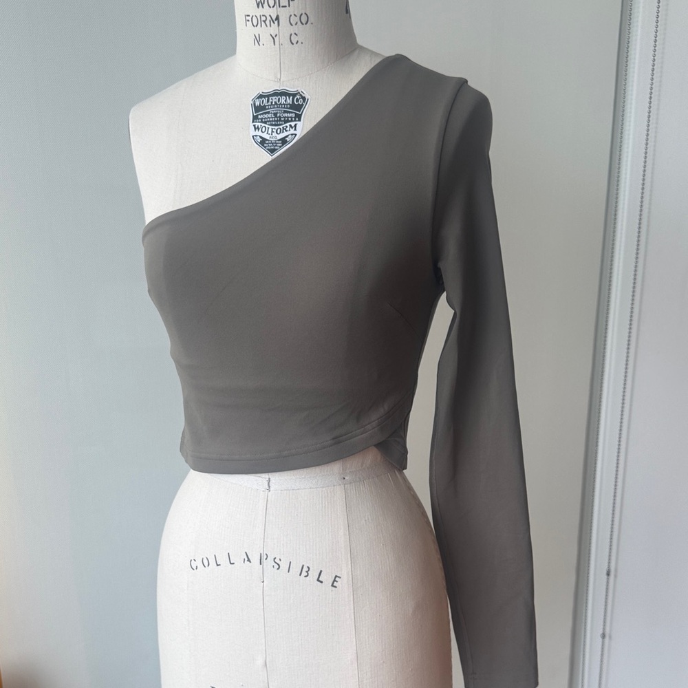 lululemon athletica One-Shoulder Top in Gray
